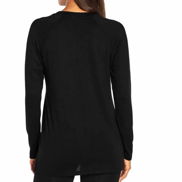 Banana Republic Ladies' Long Sleeve V-Neck Top - Picture 6 of 10